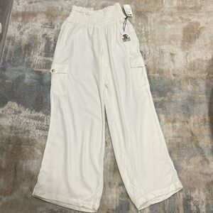 Wide leg cargo pant